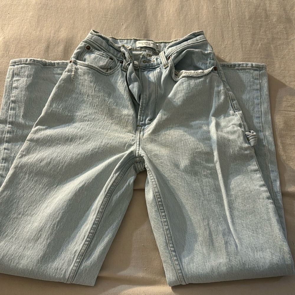 Abercrombie and Dutch 90’s curve love straight leg carpenter jeans
